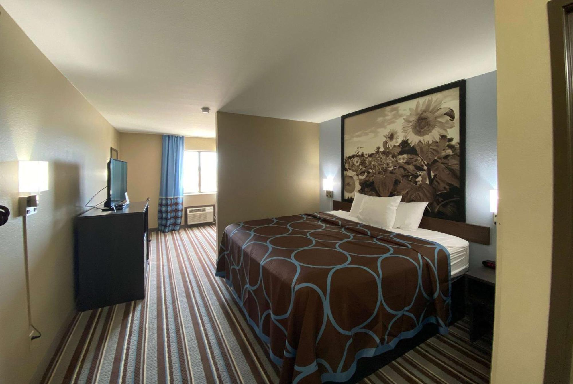 Super 8 By Wyndham Independence Ks Hotel Exterior photo